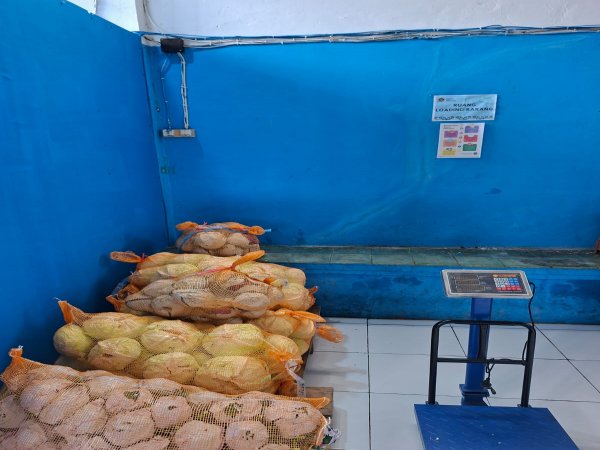 Loading barang